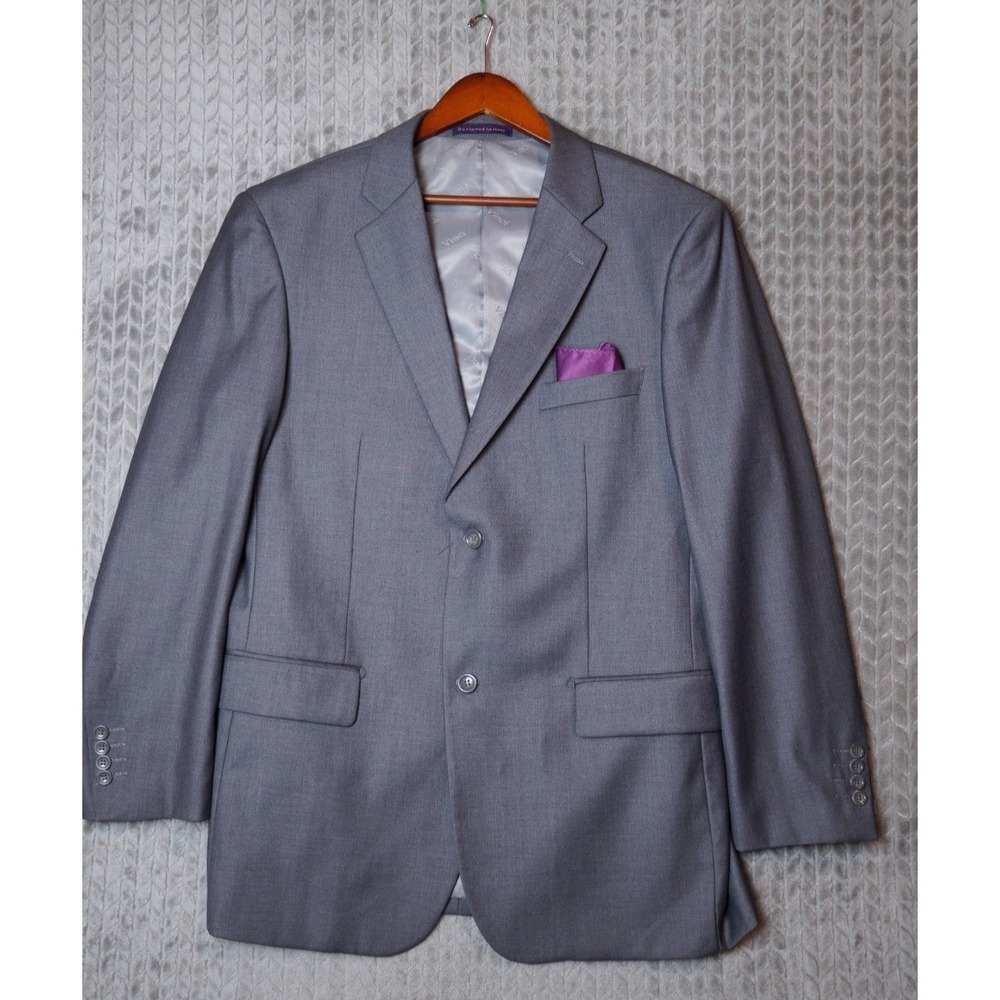 Vinci Gray Blazer Designed in Italy 2-Button Size 42R‎